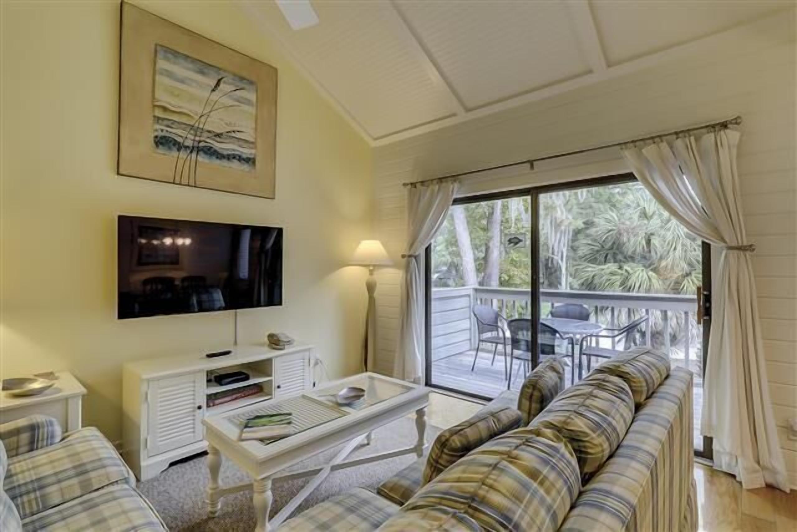 Light & Airy 1-Bdrm Villa w/ Golf views in the heart of Harbour Town