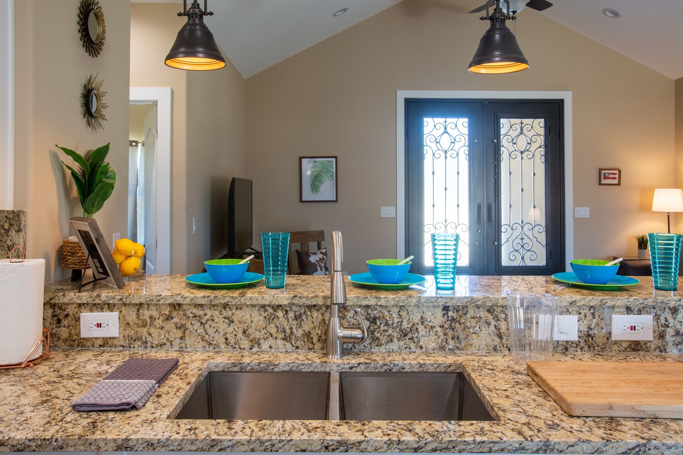 Long Term Welcome,  NEWER  home, close to lake LBJ, dog friendly