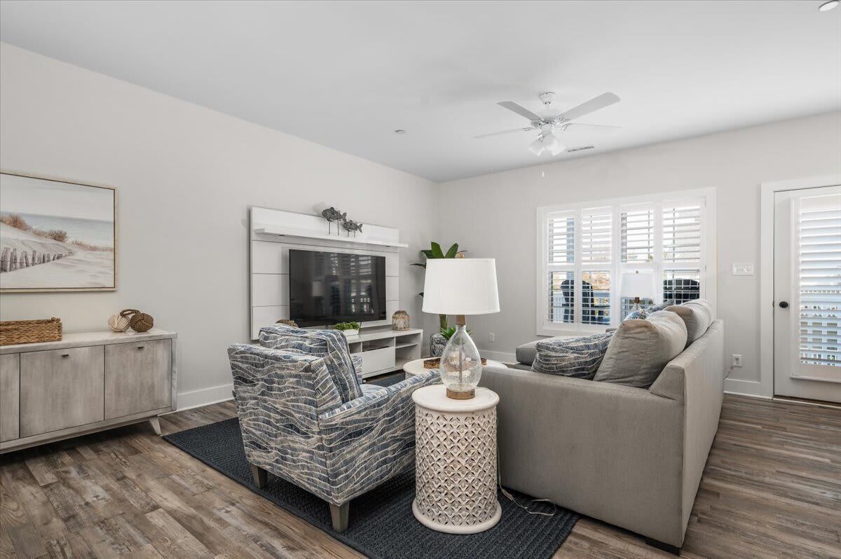 Large Waterfront Townhome with Boat Dock and Pool