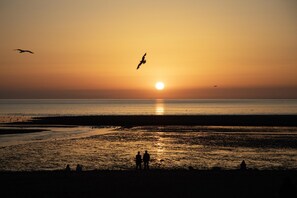 Una spiaggia nelle vicinanze