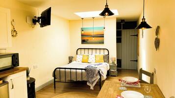 1 bedroom, free WiFi, bed sheets