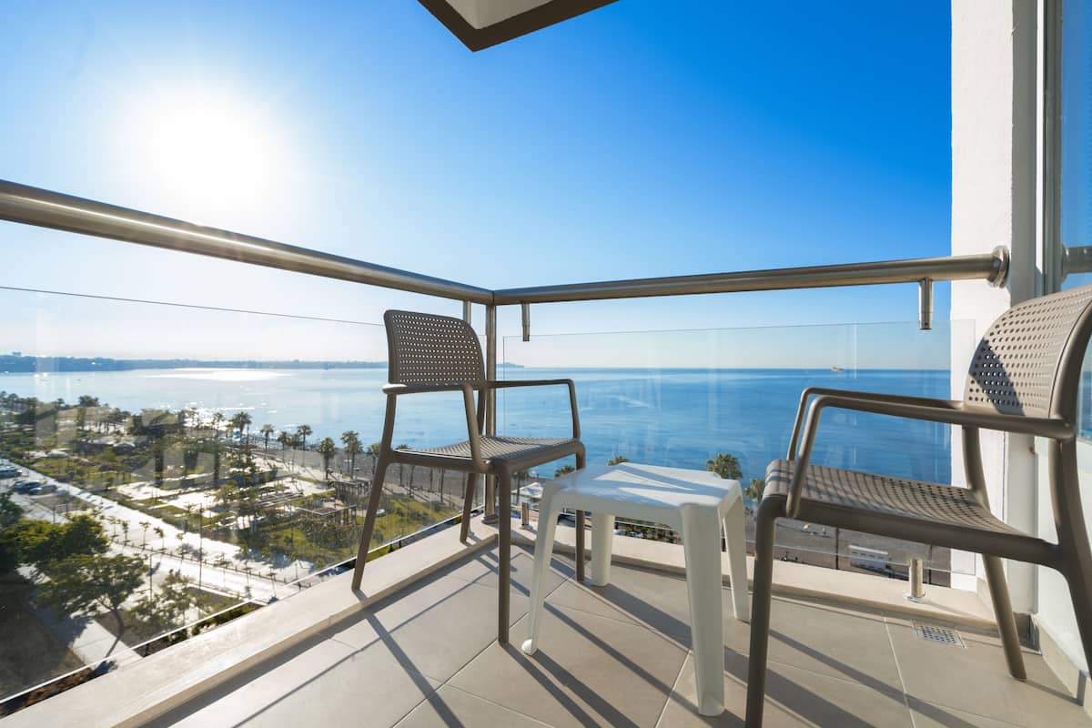 Minibar, Zimmersafe, laptopgeeigneter Arbeitsplatz