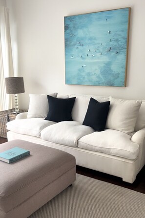 Smart TV, fireplace, Netflix, books - Located in the heart of Bowral mins to town  (Bowral)