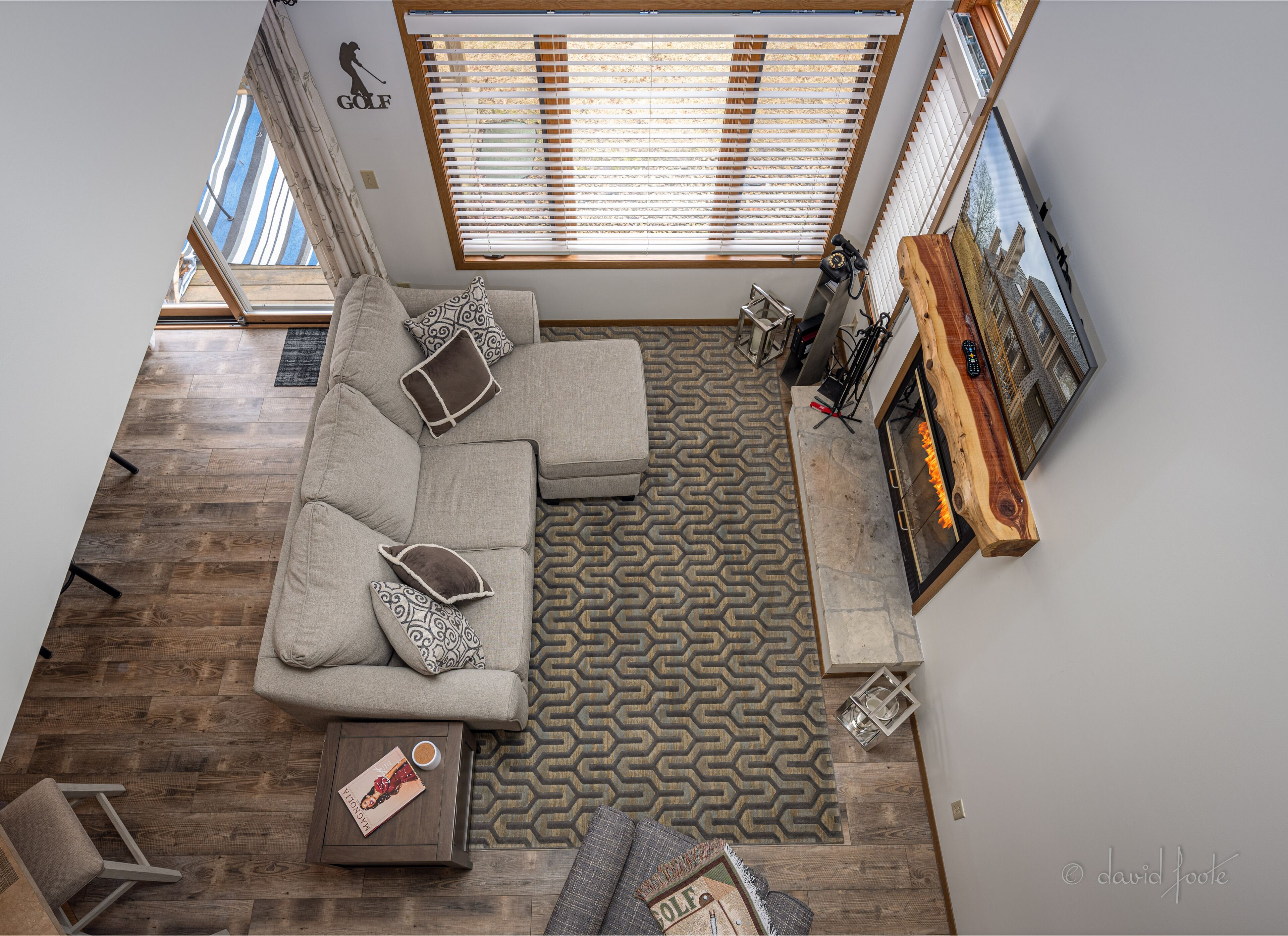 *KING Bed*Dog Friendly*Cozy Fireplace*Access 2 Indoor Pool, Pickleball & Gym*