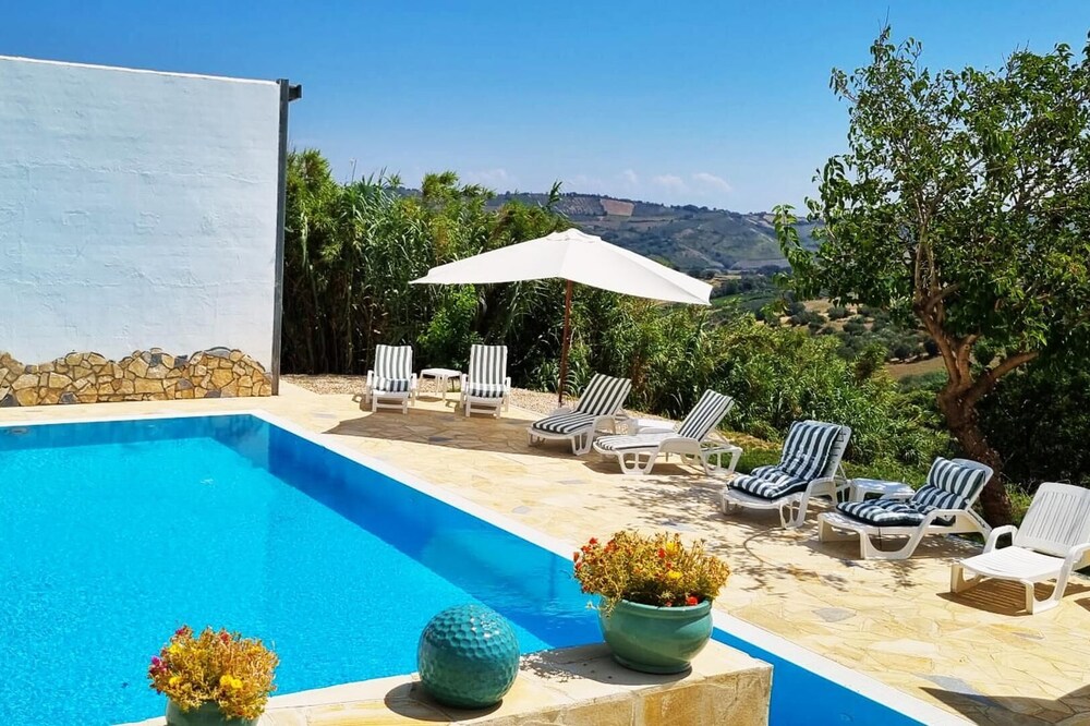 1-bed Apartment Abruzzo, Italy 15 Minutes to sea