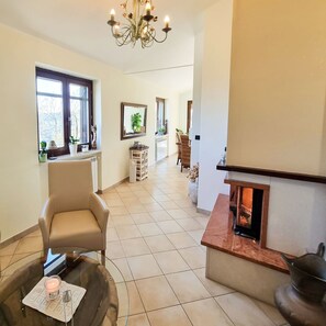 Appartamento | Area soggiorno | Caminetto