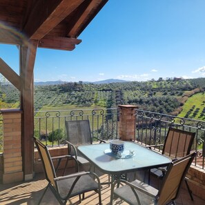 Apartment | Balcony - Amazing 2-bed Apartment in Paglieta for 6 People (Paglieta)
