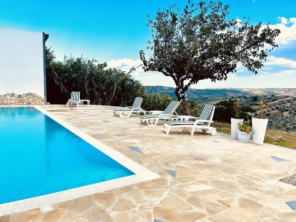 Apartamento | Piscina | Una piscina al aire libre