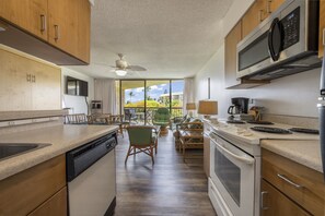 冰箱、微波炉、烤箱、炉灶