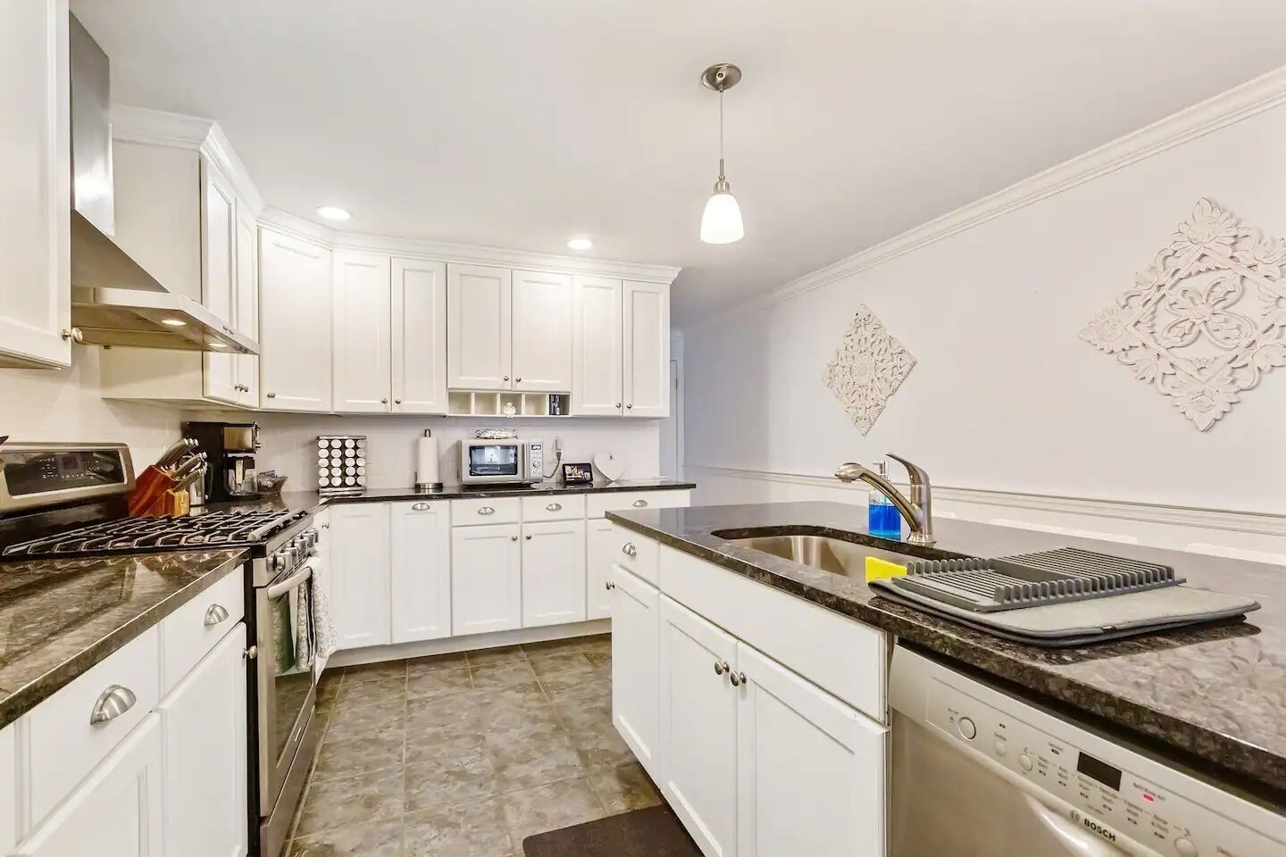 Luxe Modern Townhome Near Downtown Wilmington!