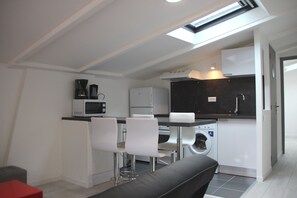 冰箱、微波炉、烤箱、茶具/咖啡用具