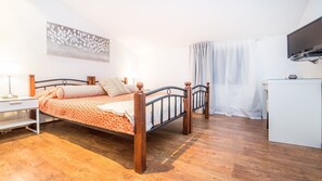 3 Schlafzimmer, Bügeleisen/Bügelbrett, WLAN, Bettwäsche