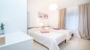 3 Schlafzimmer, Bügeleisen/Bügelbrett, WLAN, Bettwäsche