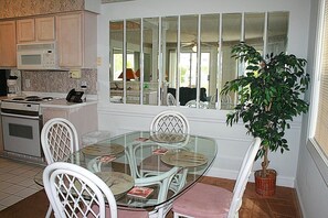 Condo, 1 habitación | Restaurantes