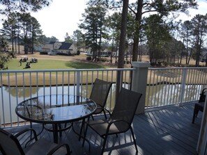 Outdoor dining - 507m 1 Bedroom Condo by RedAwning (Calabash)