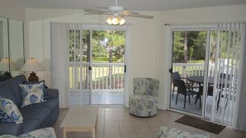 Villa, 2 Bedrooms | Living area