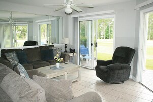 Villa, 2 Bedrooms | Living room