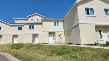 Condo, 3 habitaciones | Exterior