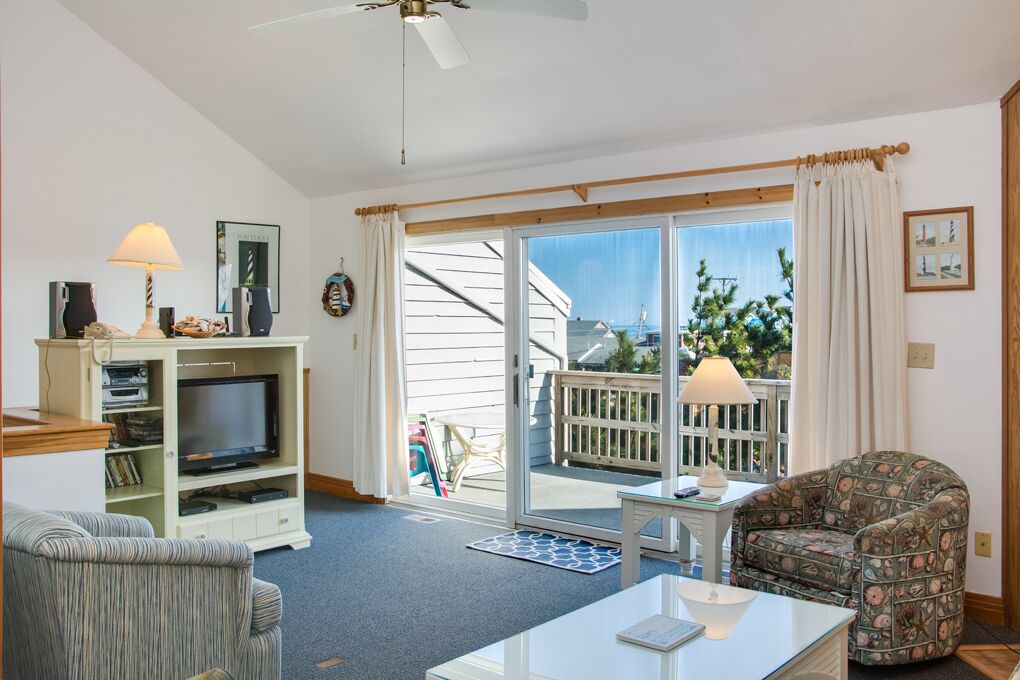 TV, fireplace, DVD player