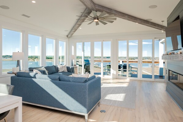 Flat-screen TV, fireplace