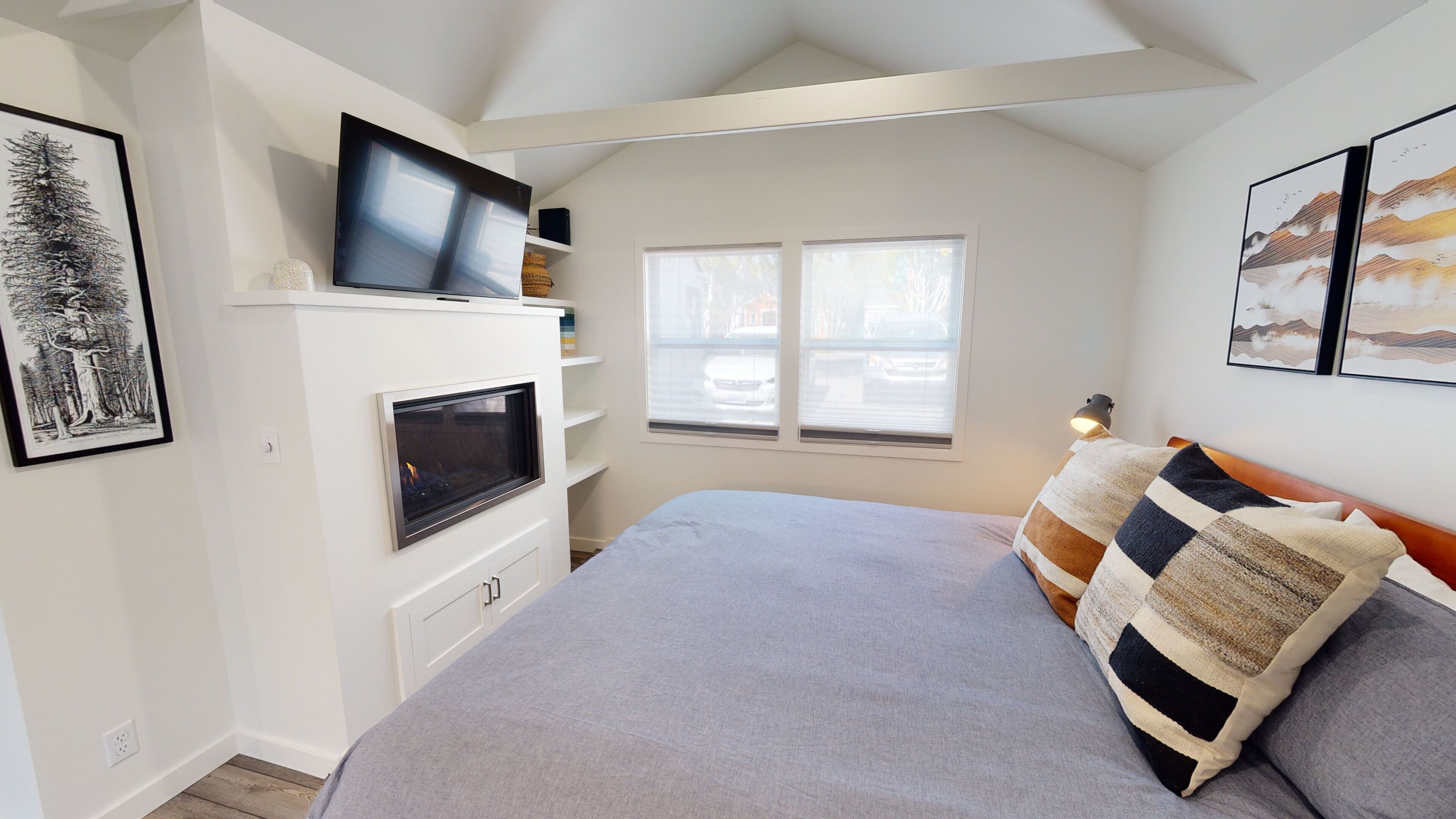 11th Street Studio - New, stylish & 3 blocks to the Plaza!