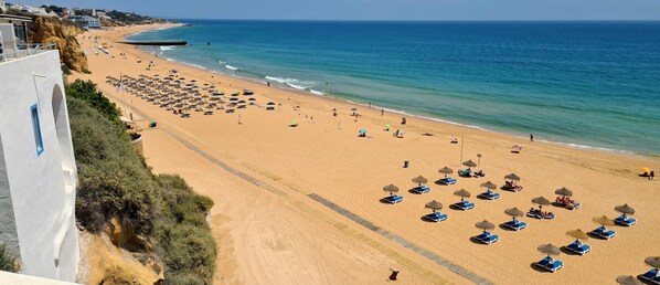 On the beach - Albufeira Beach Cliffs House (Albufeira)