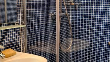 Apartment | Bathroom
