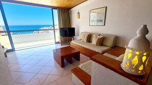 1 bedroom, desk - Albufeira One Step to the Beach 13 (Albufeira)