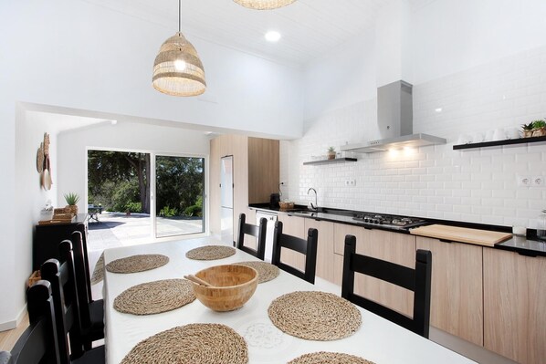 Villa | 4 bedrooms - Farm on the Beach sea View 2 Steps From Lisbon (Almada)