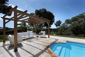 Villa | 4 bedrooms - Farm on the Beach sea View 2 Steps From Lisbon (Almada)
