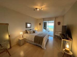 3 slaapkamers, een strijkplank/strijkijzer, gratis wifi, beddengoed