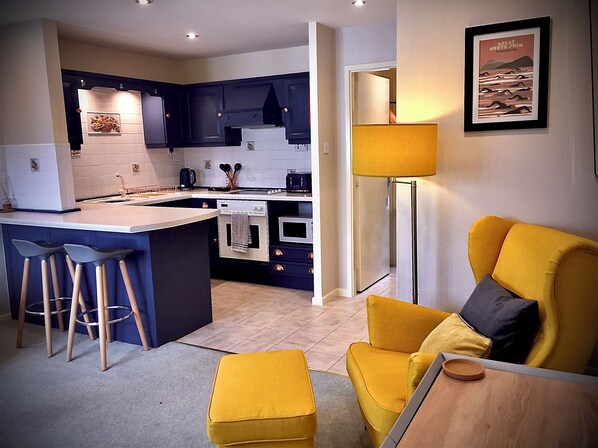 Réfrigérateur, four, plaque de cuisson, cafetiÚre/bouilloire