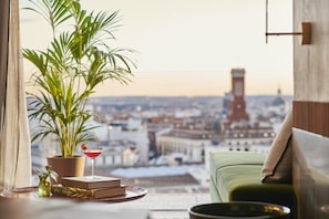 Suite (Penthouse) | Hypo-allergenic bedding, minibar, in-room safe, desk - Thompson Madrid, by Hyatt (Madrid)