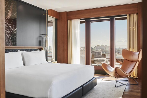 Hypo-allergenic bedding, minibar, in-room safe, desk - Thompson Madrid, by Hyatt (Madrid)