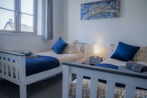 Casa (2 Bedrooms) | 2 habitaciones, wifi gratis y ropa de cama