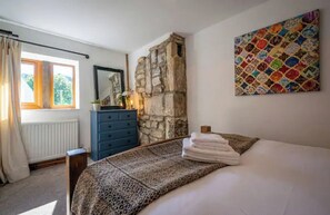 1 chambre, fer et planche Ă repasser, Wi-Fi gratuit, draps fournis