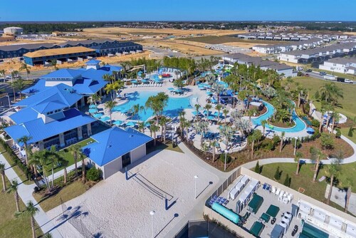 5BR Home in Waterpark Resort Minutes to Disney and Parks