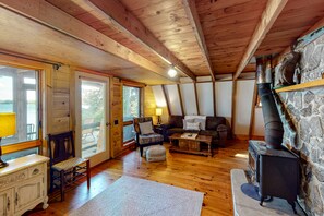 テレビ、書庫、ストリーミングサービス