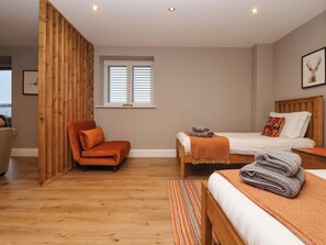 Cottage | 3 bedrooms, individually decorated, individually furnished, free WiFi