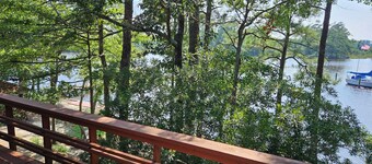 Adorable 1 Bedroom waterfront with kitchenette private dock pet friendly 