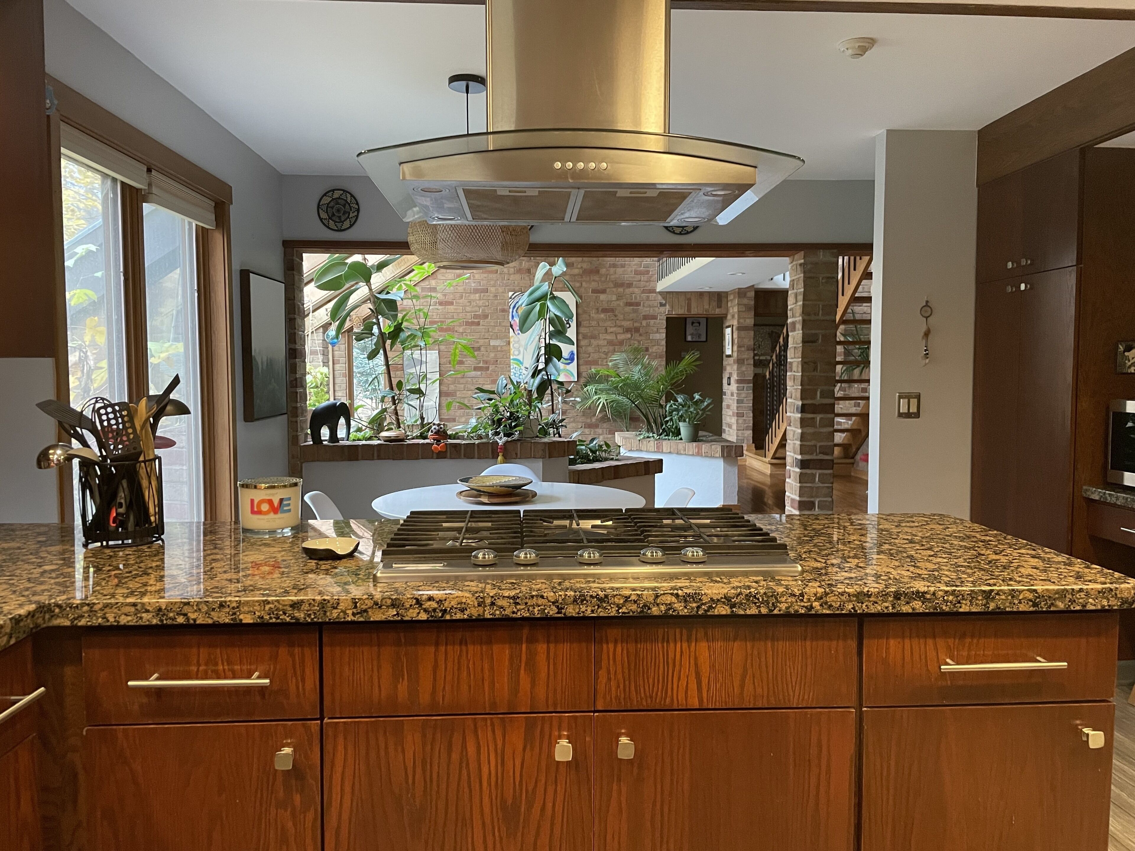 Private Estate Surrounded by Woods, Ponds, Nature and Peace