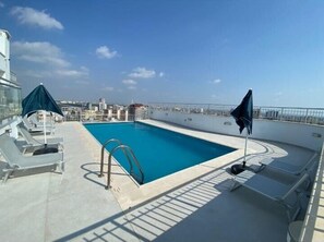 Piscine extérieure (ouverte en saison)