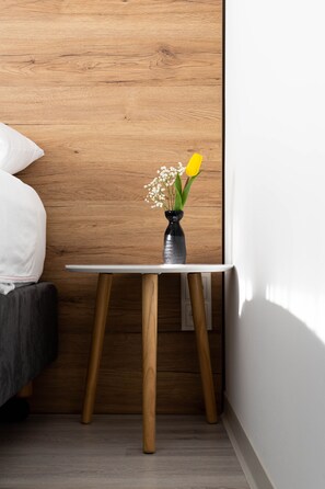 Premium bedding, minibar, individually furnished, desk - HOTEL83 (Bonn)