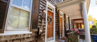 Charming Downtown 3rd Floor 1 Bedroom Apt