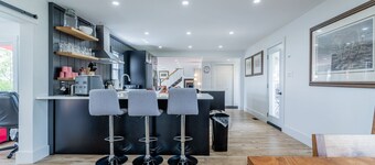 Wentworth Private Cottage with Hot Tub