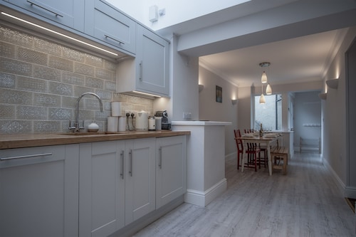 Noe Acre - 3 Bedroom Cottage - Tenby