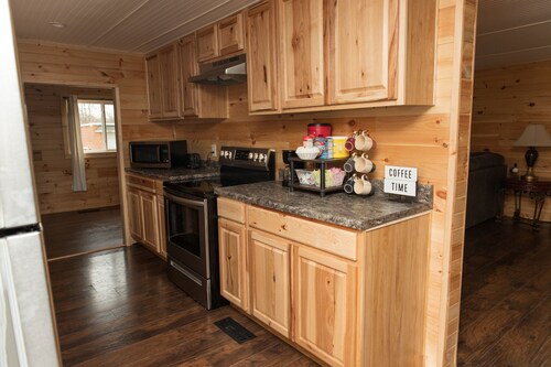 Colonels' Cabin at Ramp 11 Retreat by Concord Sun