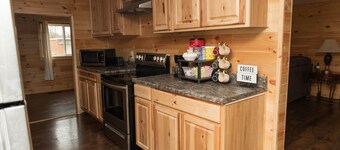 Colonels' Cabin at Ramp 11 Retreat by Concord Sun