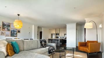 Tv, tv-spel och kontor