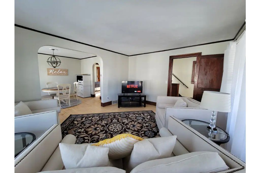 SPACIOUS BUNGALOW- 20min to WI Dells/Devils Lake